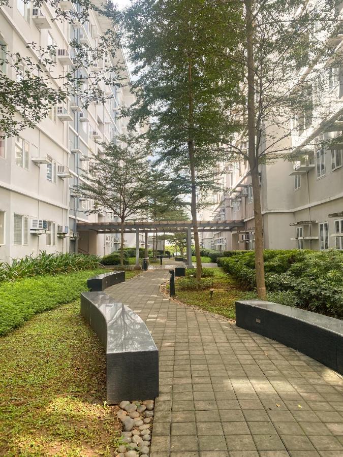 Agape Rentals In Trees Residences Caloocan Eksteriør billede