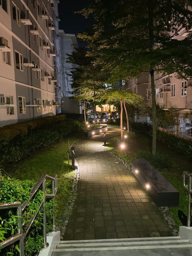 Agape Rentals In Trees Residences Caloocan Eksteriør billede